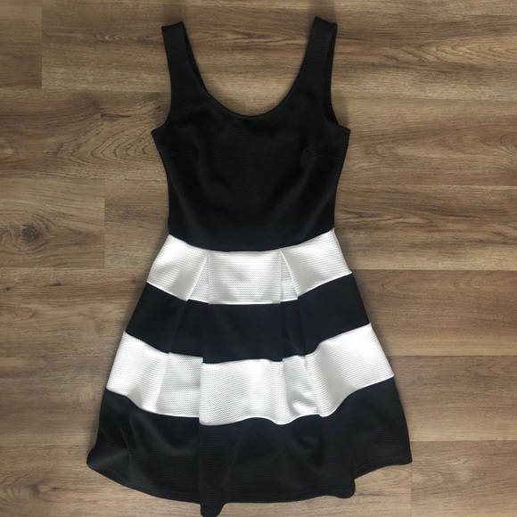 Soprano Striped Dress - Picture 1 of 4